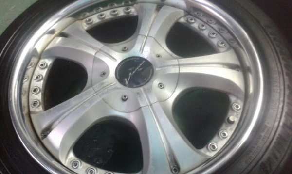 ขายล้อ6รูญี่ปุ่นแนวVip4x4ขอบ18"6รู139.7กว้าง8.5off25ล้อ2ชิ้น฿13500