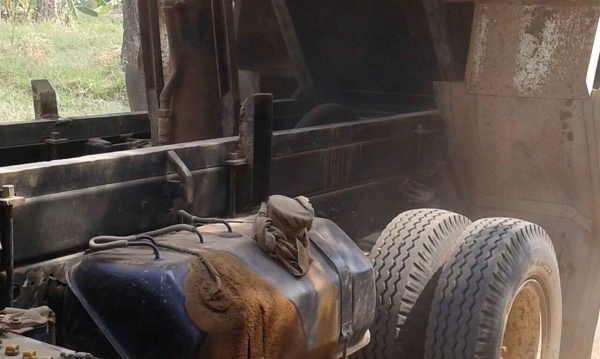 **770,000 บ.ต่อรอง///6ล้อHINO-JO8C** ขาย HINO-210 6ล้อดั้มดิน5คิว HINO FD2JJB JO8C-210HP รถประกอบ เครื่องเดิมเกียร์เดิม JO8Cยอดนิม เครื่องแน่น แห้ง แรงดี เกียร์ดี ไม่หลุด ช่วงล่างใหญ่ Fหน้า-หลัง คัสซีดี มีเก็บมา1จุดตามรูป กระบะดั้มเหล็ก5ตัน3.60ม.ยิงหน้า ส