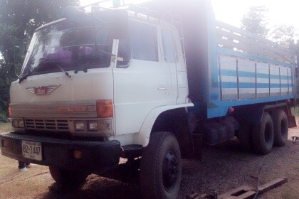 HINO SUMO FM227 - 220 HP EM100 สิบล้อดั๊มพ์ 2 เพลา กระบะดั๊มพ์มิเนียม 12 ตันสภาพดีสวยพร้อมบรรทุกหนักได้เลยครับ เครื่องยนต์เดิมๆเกียร์เดิมแรงดีไม่มีเยิ้ม หัวเก๋งสวยไม่มีผุภายในเก๋งคอนโซลสวยครบ พวงมาลัยเพาเวอร์ ระบบเบรคทริ๊ปฟี้ครบ ช่วงล่างแน่นคัชซีไม่มีบวม