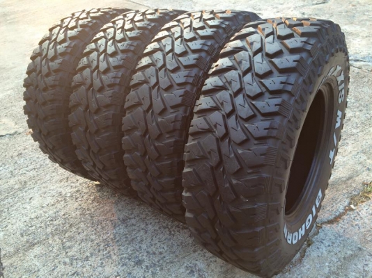 Mud-terrain Maxxis Bighorn MT-764 ขนาด 265 75 r16 สวย Mud-terrain Maxxis Bighorn MT-764 ขนาด 265 75 r16 สวย