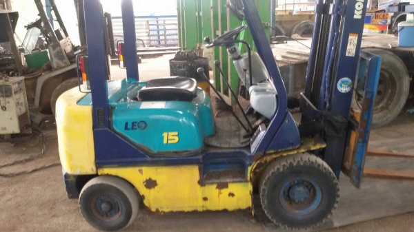 ขายฟอร์คลิฟต์ น้ำหนัก1.5 ตัน สภาพเก่านอก ในราคา 105,000 บาท ต่อรองราคาได้ สนใจติดต่อ 081-917-6906 (คุณปิ่น)