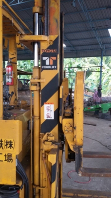 ขายฟอร์คลิฟต์ไฟฟ้าขนาด 1.4 ตัน แบตเตอร์รี่ในสภาพดี งาสไลท์ได้ ในราคา 75,000 บาท ต่อรองราคาได้ สนใจติดต่อ 081-917-6906 (คุณปิ่น)
