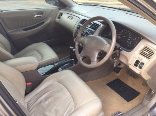 ปี2001 3.0VTEC ออโต้ ตัวนอก เบาะไฟฟ้า LPGหัวฉีด