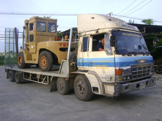 ขายด่วนรถบรรทุก 12 ล้อ กะบะบรรทุกพื้นเรียบท้าย  ติดวินซ์   หางปลา