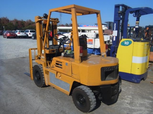 ขายรถโฟล์คลิฟท์มือสอง KOMATSU รุ่น FG20-7 ราคา 125,000 บาท นำเข้าจากประเทศญี่ปุ่น 100\% ไม่เคยใช้งานในประเทศไทย