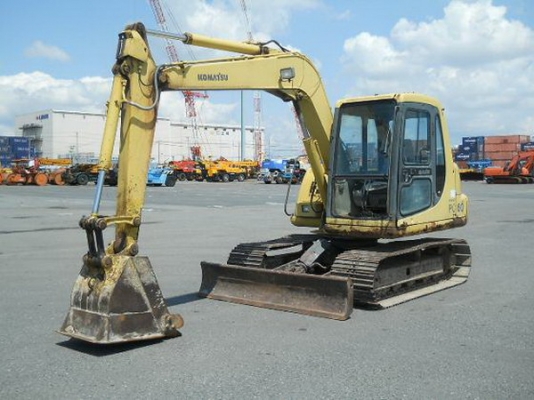 ขายรถขุด KOMATSU PC60-7 มีหลายคัน ขายรถขุด KOMATSU PC60-7 มีหลายคัน