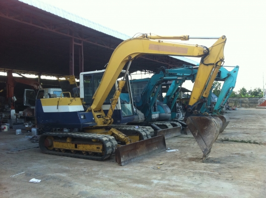 ขายรถขุด  KOMATSU PC60-6  มีหลายคัน
