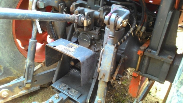 ขายรถไถ KUBOTA  M8540  มีดันหน้า ผาน4 รถอยู่ อ.แกลง ระยอง สนใจโทรสอบถาม 0818618678 ราคา 580,000