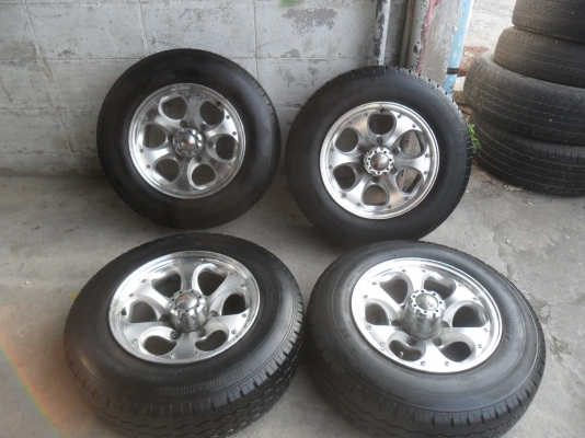 ล้อแม็ก 15นิ้ว 6รู พร้อมยาง สวยๆ 4 ล้อ ราคา 5000 บาท
