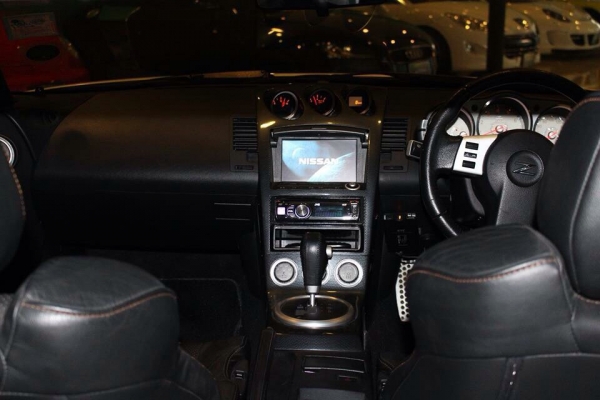 ขาย Nissan Fairlady 350Z สีขาวแท้