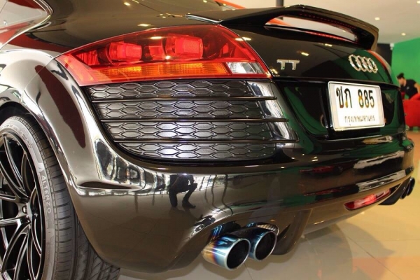 ขาย Audi TT ปี 2007 ชุดแต่ง R8 caractere เต็มรอบคัน เบิกนอก ล้อ avd1 19&quot; ยางใหม่ 4 เส้น ท่อสูตรออก 4 เครื่องเสียงชุดใหญ่ จอ pioneer bluetooth เบาะภายในสีครีมจากห้างหายากสุดๆ รถเคลือบแก้วชุดเต็มดูแลอย่างดี มือเดียวออกห้างซื้อเงินสดชื่อเดี๋ยวในเล่ม สภา