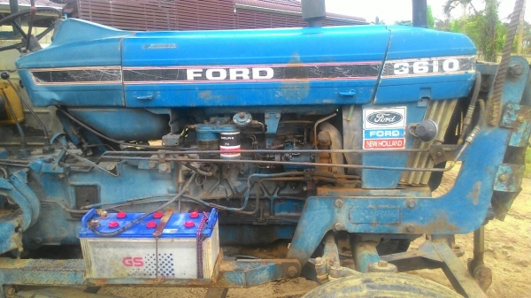 ขายรถไถ FORD 6610 เพลาเดียว สภาพดีพร้อมใช้ อุปกรณ์มีดันหน้าและผานพรวน