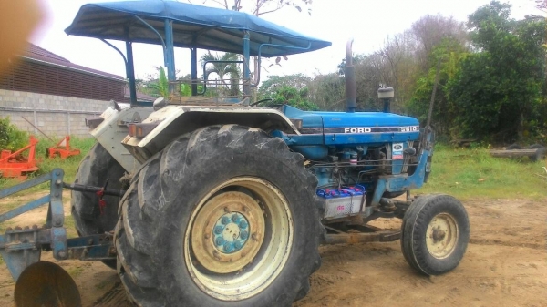 ขายรถไถ FORD 6610 เพลาเดียว สภาพดีพร้อมใช้ อุปกรณ์มีดันหน้าและผานพรวน