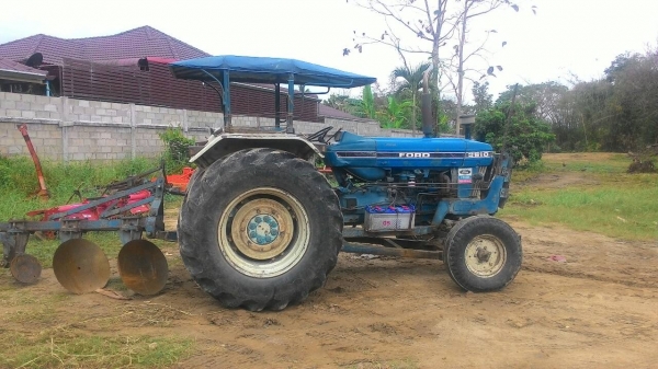 ขายรถไถ FORD 6610 เพลาเดียว สภาพดีพร้อมใช้ อุปกรณ์มีดันหน้าและผานพรวน