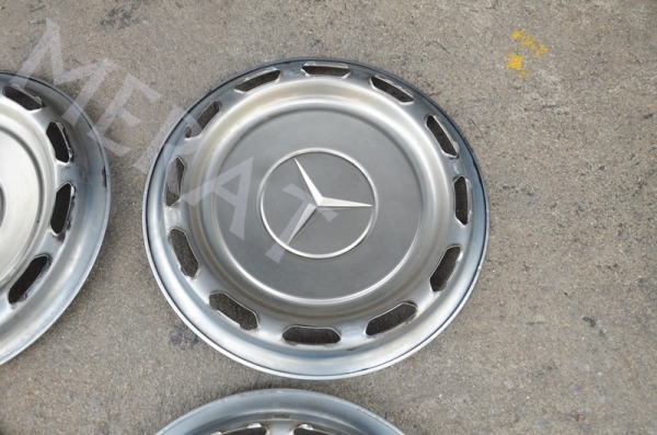 ขายฝาครอบล้อ toyota rn30 สภาพเกือบใหม่ 1 ชุด Benz 14 นิ้ว 1 ชุด ขายฝาครอบล้อ toyota rn30 สภาพเกือบใหม่ 1 ชุด Benz 14 นิ้ว 1 ชุด