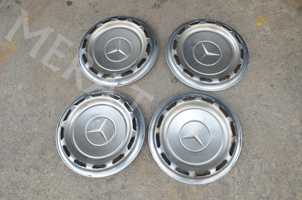 ขายฝาครอบล้อ toyota rn30 สภาพเกือบใหม่ 1 ชุด Benz 14 นิ้ว 1 ชุด ขายฝาครอบล้อ toyota rn30 สภาพเกือบใหม่ 1 ชุด Benz 14 นิ้ว 1 ชุด