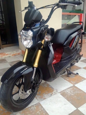 Honda Zoomer X ปลายปี 2556 สีดำแดง ตัวท๊อปสุด รุ่นคอมบายเบรค รถสวยเท่ห์มากๆ Honda Zoomer X ปลายปี 2556 สีดำแดง ตัวท๊อปสุด รุ่นคอมบายเบรค รถสวยเท่ห์มากๆ