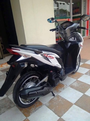 Honda Click 125 i สีขาวเทา รุ่น tune up รถสวยจริง สภาพดีมากๆ Honda Click 125 i สีขาวเทา รุ่น tune up รถสวยจริง สภาพดีมากๆ