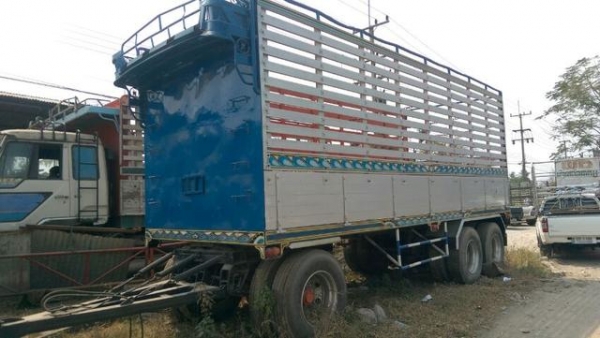 Maga 12 ล้อปี 46 เครื่อง 335 แรงเพลาเดียว ไม่ดัมพ์ กระบะมิเนียมทั้งลูก รถสวยลองขับได้ก่อนตัดสินใจ