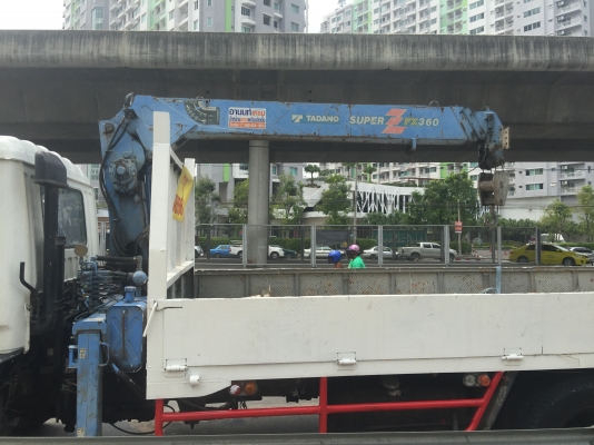 รถบรรทุก6ล้อ ติดเครน tanado 3.6ตัน พร้อมวิ่งงาน ขับดีมากสนใจสอบ