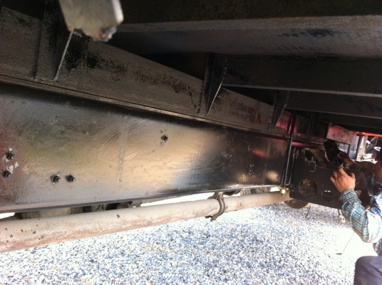 ฮีโน่  FF177 เครื่อง EH700 168 แรงม้า ตัวกระบะยาว  6.20 เมตร