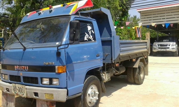 หกล้อ อีซูซุ NPR115แรง สั่งลุย ดั้มสามมิตรแท้ สภาพดีเดิมๆพร้อมลุย เล่มทะเบียนพร้อมโอน&hellip;ราคาต่อรองได้บริการขับส่งถึงบ้าน