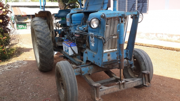 ขายรถไถ Ford 77 T5 สภาพดี พร้อมใช้งาน ขายรถไถ Ford 77 T5 สภาพดี พร้อมใช้งาน