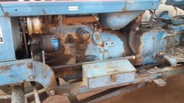 ขายรถไถ Ford 77 T5 สภาพดี พร้อมใช้งาน ขายรถไถ Ford 77 T5 สภาพดี พร้อมใช้งาน