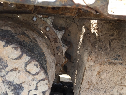 Pc200-5 คอนโทนสั้น ไฟฟ้ามีแต่ไม่ครบ เอวใหม่ แน่น ช่วงล่างใช้ได้...มีหัวคีบและบุ้งกีครบ....