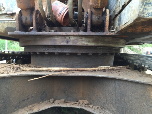 Pc200-5 คอนโทนสั้น ไฟฟ้ามีแต่ไม่ครบ เอวใหม่ แน่น ช่วงล่างใช้ได้...มีหัวคีบและบุ้งกีครบ....