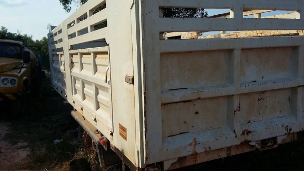 ขายชุดกระบะดั้ม 10 ล้อ มี 2 ชุด กระบะแม่ และกระบะลูก กระบอกดั้ม 20 ตัน ต่ออู่ เอส เค ที สภาพ 99\% ราคาต่อรองได้ครับ