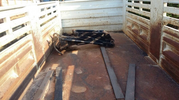 ขายชุดกระบะดั้ม 10 ล้อ มี 2 ชุด กระบะแม่ และกระบะลูก กระบอกดั้ม 20 ตัน ต่ออู่ เอส เค ที สภาพ 99\% ราคาต่อรองได้ครับ