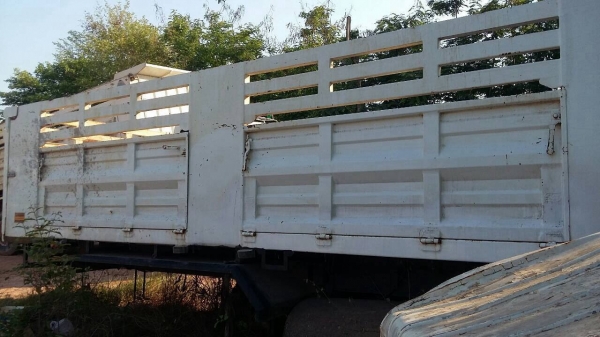 ขายชุดกระบะดั้ม 10 ล้อ มี 2 ชุด กระบะแม่ และกระบะลูก กระบอกดั้ม 20 ตัน ต่ออู่ เอส เค ที สภาพ 99\% ราคาต่อรองได้ครับ