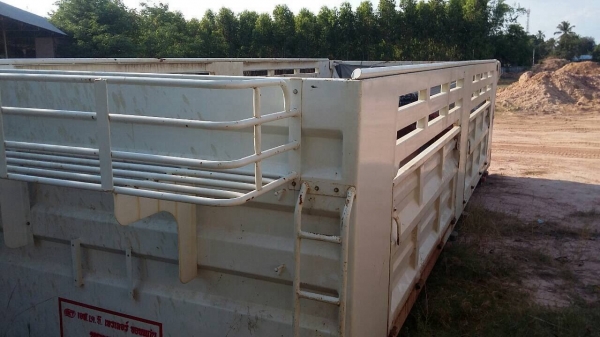 ขายชุดกระบะดั้ม 10 ล้อ มี 2 ชุด กระบะแม่ และกระบะลูก กระบอกดั้ม 20 ตัน ต่ออู่ เอส เค ที สภาพ 99\% ราคาต่อรองได้ครับ