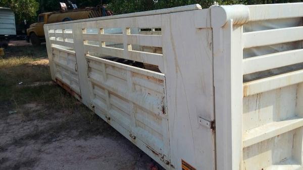 ขายชุดกระบะดั้ม 10 ล้อ มี 2 ชุด กระบะแม่ และกระบะลูก กระบอกดั้ม 20 ตัน ต่ออู่ เอส เค ที สภาพ 99\% ราคาต่อรองได้ครับ