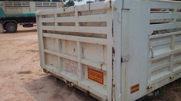 ขายชุดกระบะดั้ม 10 ล้อ มี 2 ชุด กระบะแม่ และกระบะลูก กระบอกดั้ม 20 ตัน ต่ออู่ เอส เค ที สภาพ 99\% ราคาต่อรองได้ครับ