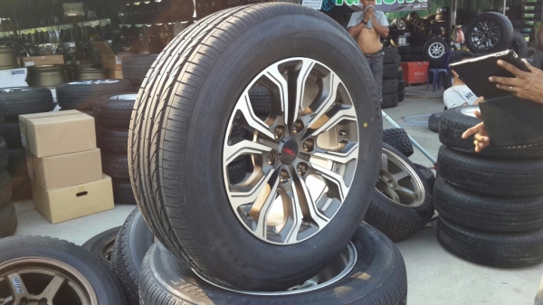 ล้อแม็ก TRDแท้ ขอบ18 พร้อมยางป้ายแดงบริสโตน ญี่ปุ่น