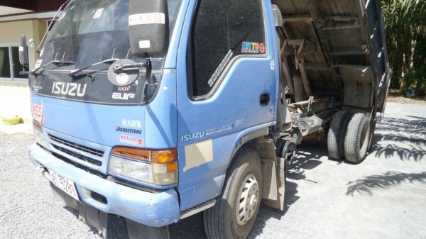 6ล้อดั้มดิน 130แรงเทอร์โบNPR70LY-7400554 เฟืองท้ายใหญ่แล้ว รถสภาพดี สวย พร้อมใช้