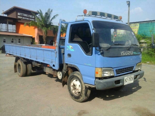 ISUZU NQR 135แรง 6ล้อ ปี48 ยาว5.5 เมตร รถสวย สภาพดี สนใจติดต่า คุนแจ๊ค 0835601591 หรือ 0903494058