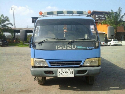 ISUZU NQR 135แรง 6ล้อ ปี48 ยาว5.5 เมตร รถสวย สภาพดี สนใจติดต่า คุนแจ๊ค 0835601591 หรือ 0903494058