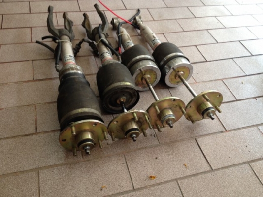 โช้คถุงลม คายาบ้า มีปรับหนืดของมาจากญี่ปุ่นไม่ทราบรุ่นสภาพดีเเห้งๆครับ