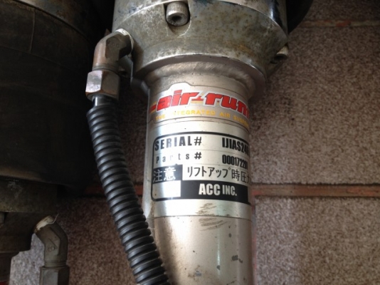 โช้คถุงลม คายาบ้า มีปรับหนืดของมาจากญี่ปุ่นไม่ทราบรุ่นสภาพดีเเห้งๆครับ