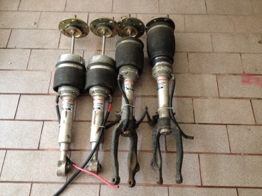 โช้คถุงลม คายาบ้า มีปรับหนืดของมาจากญี่ปุ่นไม่ทราบรุ่นสภาพดีเเห้งๆครับ