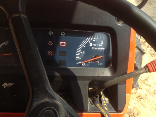 ขาย L4508 อุปกรณ์หน้า   หลังตราช้าง รถเดิมๆพร้อมใช้