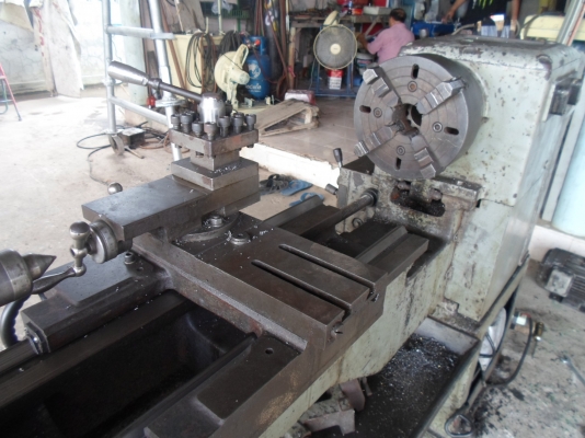 แท่นกลึง 6 ฟุต 3 เพลา เกียร์บล็อก ไต้หวัน ยี่ห้อ เปียงเหลียง สภาพสวย ๆ ใช้งานอยู่ เครื่องเงียบ ด่วน !!! 87,000