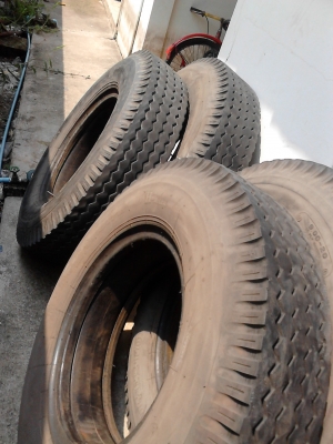 9.00-20 BRIDGE STONE HI-MILER พร้อมยางใน และยางรอง มี 4 เส้น Tel.081-427-3941 9.00-20 BRIDGE STONE HI-MILER พร้อมยางใน และยางรอง มี 4 เส้น Tel.081-427-3941