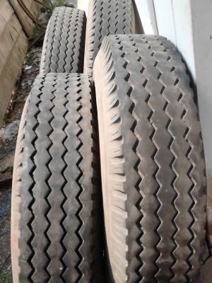 9.00-20 BRIDGE STONE HI-MILER พร้อมยางใน และยางรอง มี 4 เส้น Tel.081-427-3941 9.00-20 BRIDGE STONE HI-MILER พร้อมยางใน และยางรอง มี 4 เส้น Tel.081-427-3941