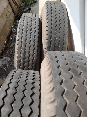 9.00-20 BRIDGE STONE HI-MILER พร้อมยางใน และยางรอง มี 4 เส้น Tel.081-427-3941 9.00-20 BRIDGE STONE HI-MILER พร้อมยางใน และยางรอง มี 4 เส้น Tel.081-427-3941