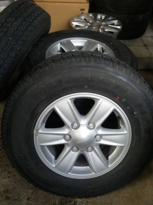 ล้อ isuzu ขอบ 16 พร้อมยาง 245 70 16 bridgestone