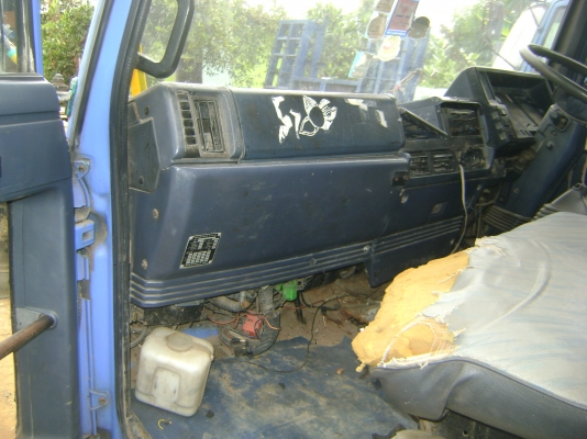 อีชูชุ 195  แรง  พร้อมใช้งาน   ราคา 500,000 บาท ปรับเหลือ  450,000  บาท